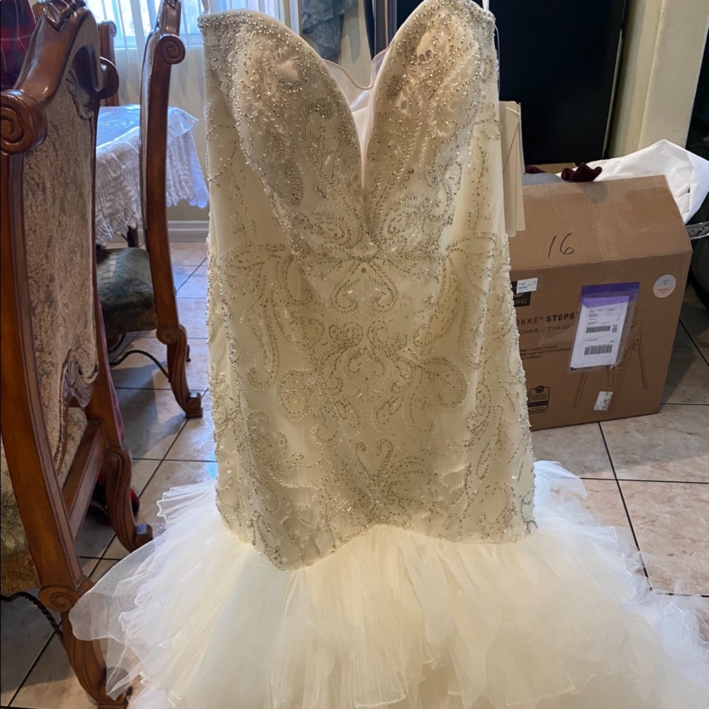 Wedding dress